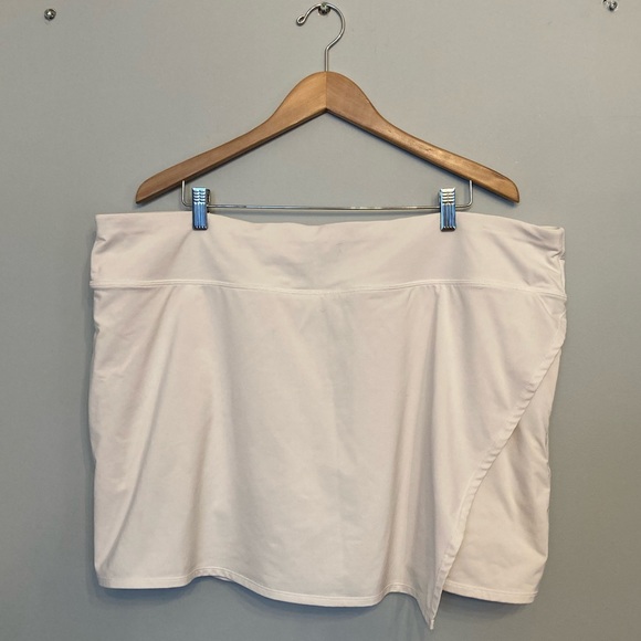 Athleta Volley Tennis 🎾 Skort - Picture 2 of 16